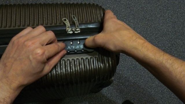 Как поменять код на чемодане на свой пароль установить на чемодан с кодовым замком цифры на замке смотреть онлайн