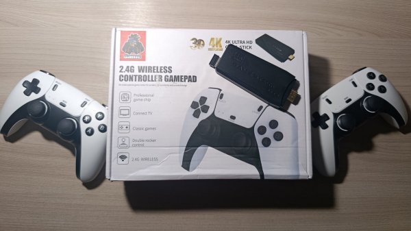 Game Stick Lite с геймпадами стиль PS5
