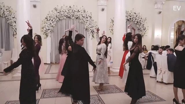 КАЮСЬ - КРАСИВЫЙ КАВКАЗСКИЙ ТАНЕЦ ДЕВУШЕК смотреть онлайн