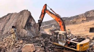 ЭКСКАВАТОР ПРОТИВ ХОЛМА: кто победит?”Как покорить холм с помощью экскаваторной машины”