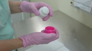 Какие пользоваться измельчителем для таблеток. Готовимся к разведению препарата и даче в клюв