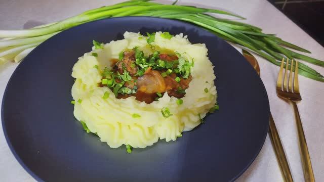 Нежнейшая куриная печень в томатном соке!👍👍👍 смотреть онлайн