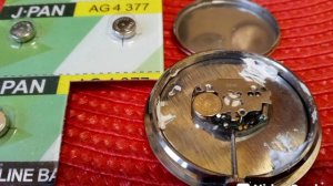 Батарейки для часов и газовая горелка