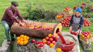 Приготовление гранатового сока с помощью огромного деревянного пресса →