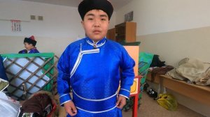 АГЫН ТОЙРОГОЙ ҺУРГУУЛИНУУДАЙ ТЕАТРАЛЬНА БҮЛГЭМЭЙ МҮРЫСӨӨН