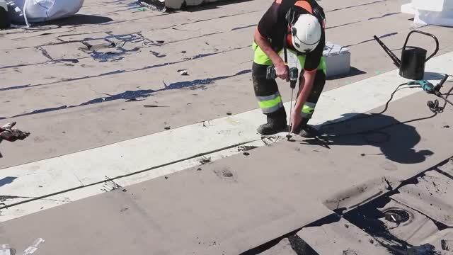 Монтаж регулируемых креплений VILPE CROCO на кровле. смотреть онлайн