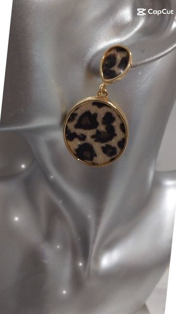 Ювелирная бижутерия. Заказ на ватсап +79083191849 смотреть онлайн