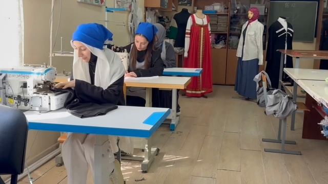 Чемпионат «Профессионалы»: итоги отбора по компетенции «Дизайн модной одежды и аксессуаров»! смотреть онлайн