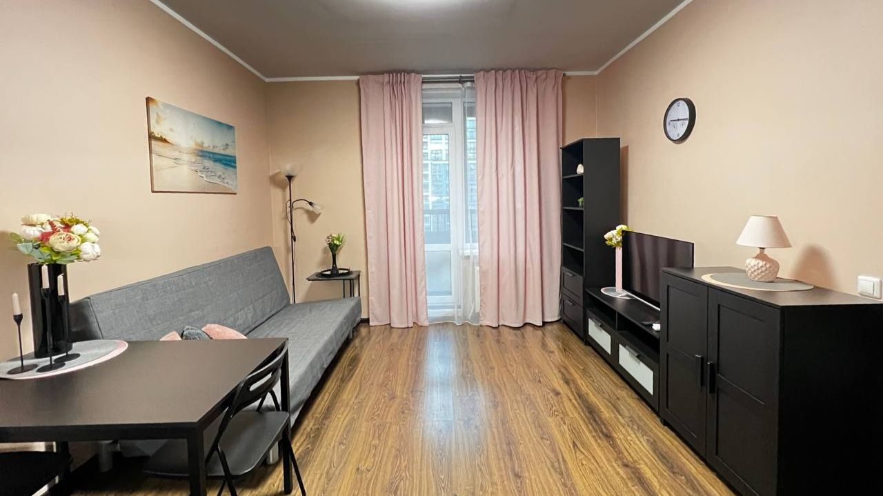 Сдаётся просторная и очень уютная ЕВРО-двухкомнатная квартира