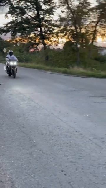 Питбайкер прокатился на СПОРТБАЙКЕ Эмоции зашкаливают смотреть онлайн