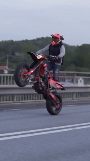 Тихими шагами,уверенно к МЕЧТЕ☘️ #shorts #мотоцикл #питбайк #стант смотреть онлайн