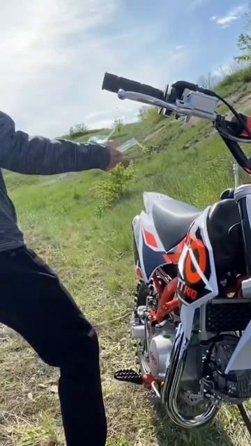 ПОЕХАЛИ НА ПИТБАЙКЕ ВДВОЕМ #друзья #питбайк #покатушки смотреть онлайн