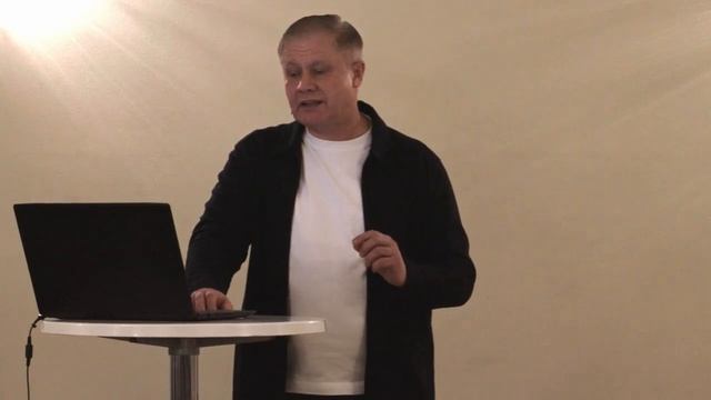 Рождённый от Бога не грешит _ Проповедь _ Юрий Стогниенко смотреть онлайн