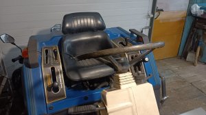 Минитрактор ИСЕКИ TU160. Люфт рулевой колонки.