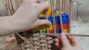 Как сплести короб для хранения из бумажной лозы своими руками.