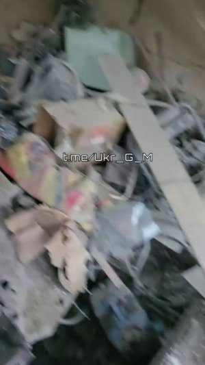 Кадры со стороны противника,где укробоевик демонстрирует последствия прилета по их месту размещения