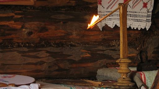 То не ветер ветку клонит