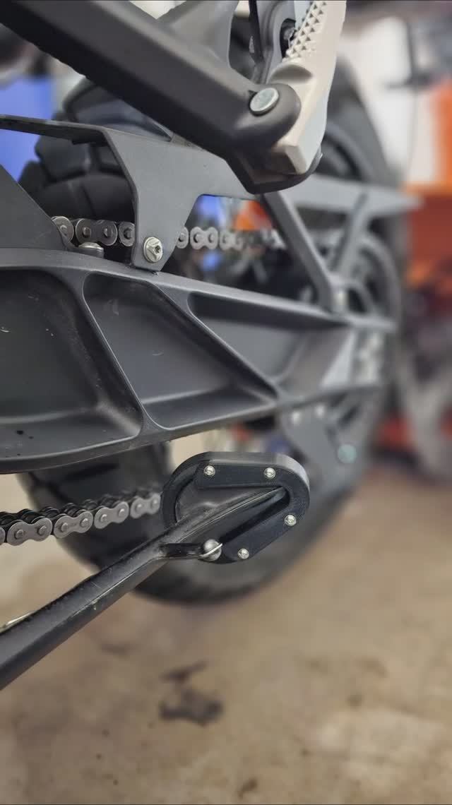 Накладка боковой подножки мотоцикла Zontes 703F смотреть онлайн