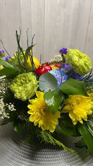 Желто-синяя композиция на стол смотреть онлайн