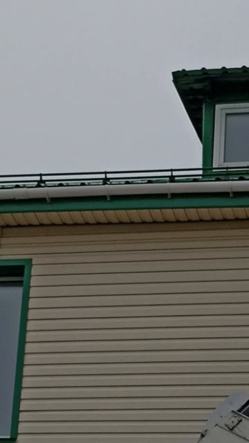 установка снегозадержателей.