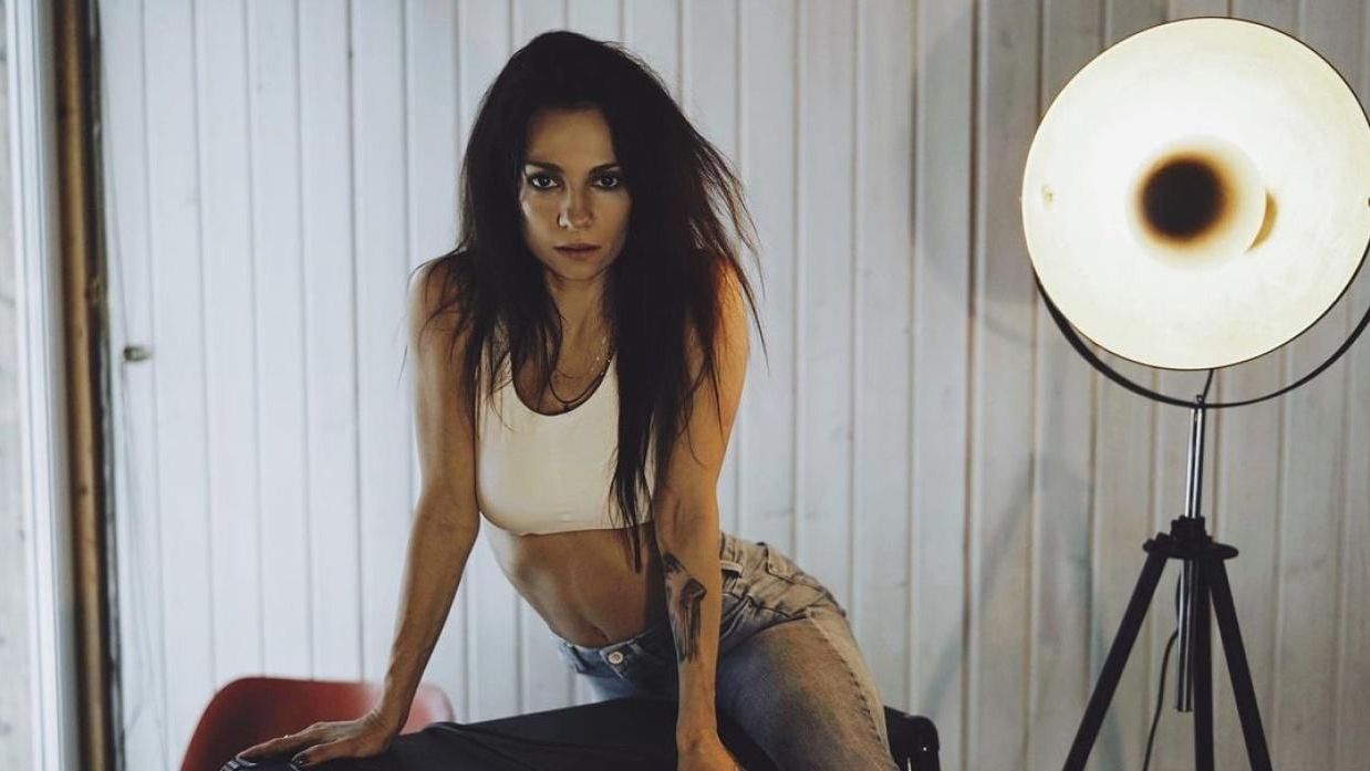 Светлана Светикова и её секреты, а Роман Костомаров занялся экстремальным спортом флайбордингом. смотреть онлайн