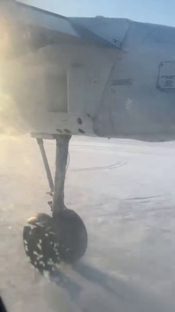 Взлёт самолёта Ан-24 смотреть онлайн