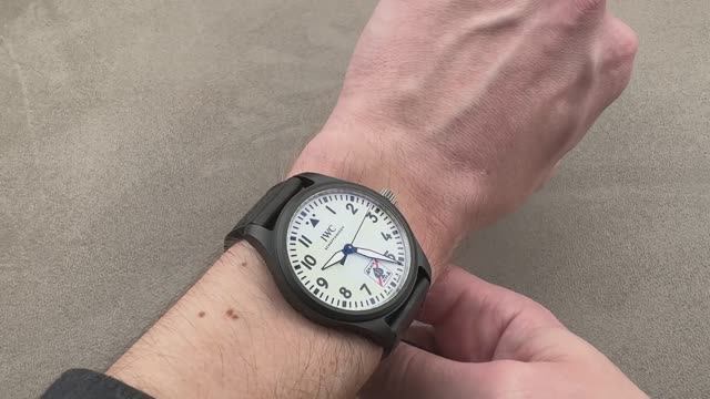 Обзор часов IWC Pilot's Watch Black Aces (IW3269-05)