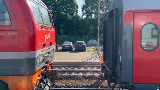 Как проходит смена электровоза на железнодорожной станции при следовании смотреть онлайн