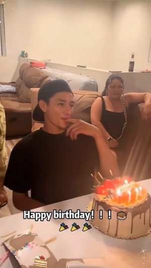 вкусный наверное тортик😂😂
подписывайтесь на перчик🌶🌶 тут всё для хорошего настроения☺☺☺