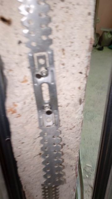 Как усилить жёсткость сцепки подвеса (бабочки) в рыхлой стене