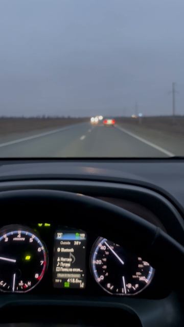 Адаптивный круиз, удержание в полосе, автодальний имеют место быть в современных автомобилях🤌🏻 смотреть онлайн