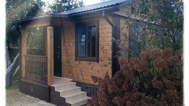 Вот время летит! Вроде недавно мылся, а уже три месяца прошло! Небольшая баня 5х4 с крыльцом смотреть онлайн