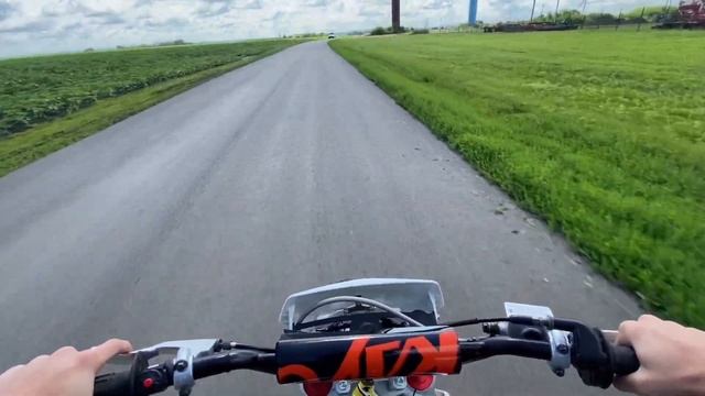 ПИТБАЙК vs ДОРОЖНЫЙ МОТИК / КТО БЫСТРЕЕ? смотреть онлайн