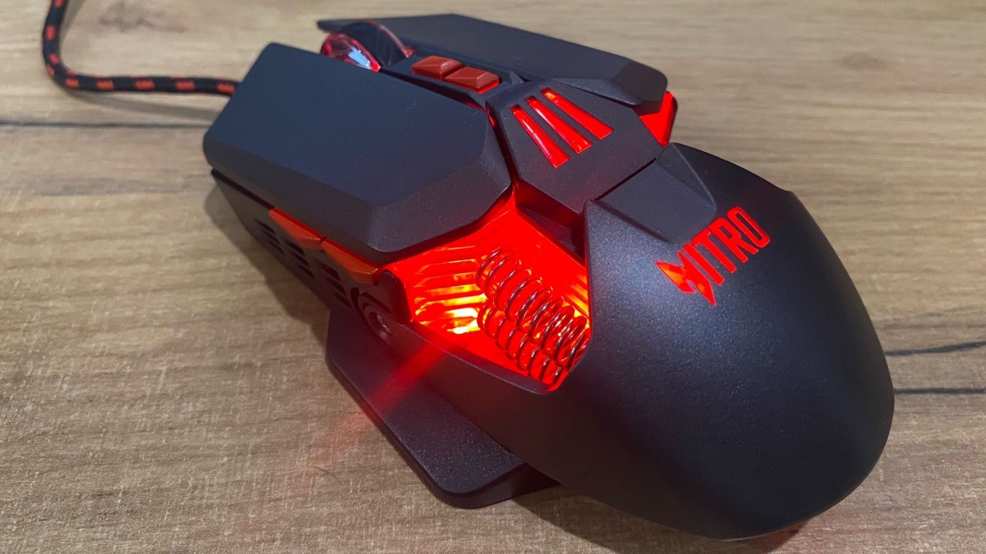 Распаковка и обзор мышки проводной Acer Nitro OMW302 [ZL.MCECC.025] смотреть онлайн