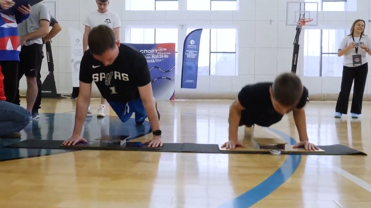 Тот самый физрук смотреть онлайн