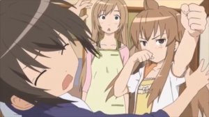 Школьница-балбеска засосала сестрёнку и получила по шее) "Сёстры МиNами-1"