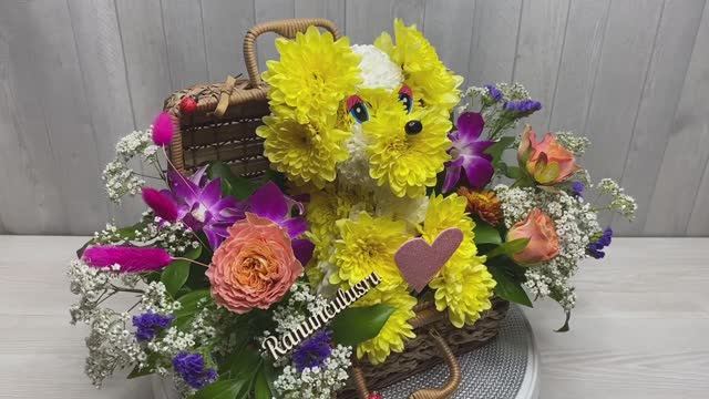 Собака из живых цветов смотреть онлайн