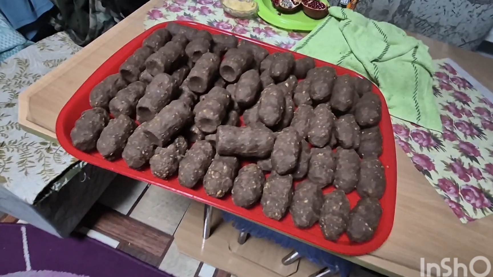 Домик у Болота,Влог простая жизнь,Пирожное,Творог,Бездомная собака к нам смотреть онлайн