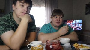 МУКБАНГ //ЕДА НА КАМЕРУ// БОЛТАЛОЧКА //МУКБАНГ В РОССИИ//СЕМЕЙНАЯ ПАРА