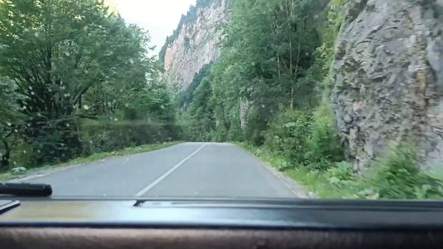 ЕСЛИ ТЫ НАХОДИШЬСЯ ГДЕ-ТО, ТО ТАК СУЖДЕНО ПО СЕРПАНТИНУ В ГОРАХ КАВКАЗА. НОРМАЛЬНО . НЕ СТРАШНО😱.. смотреть онлайн