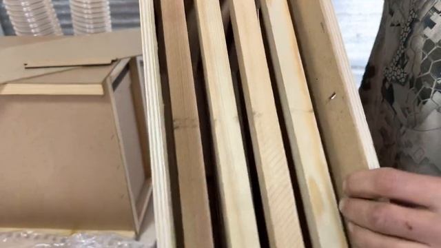 Современная тара для пчелопакетов от Сибирской столярной мастерской смотреть онлайн