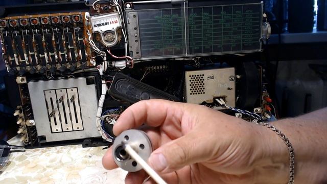 Перестроил блок УКВ Салюта 001 на ФМ. Какие встретил трудности и неисправности. смотреть онлайн