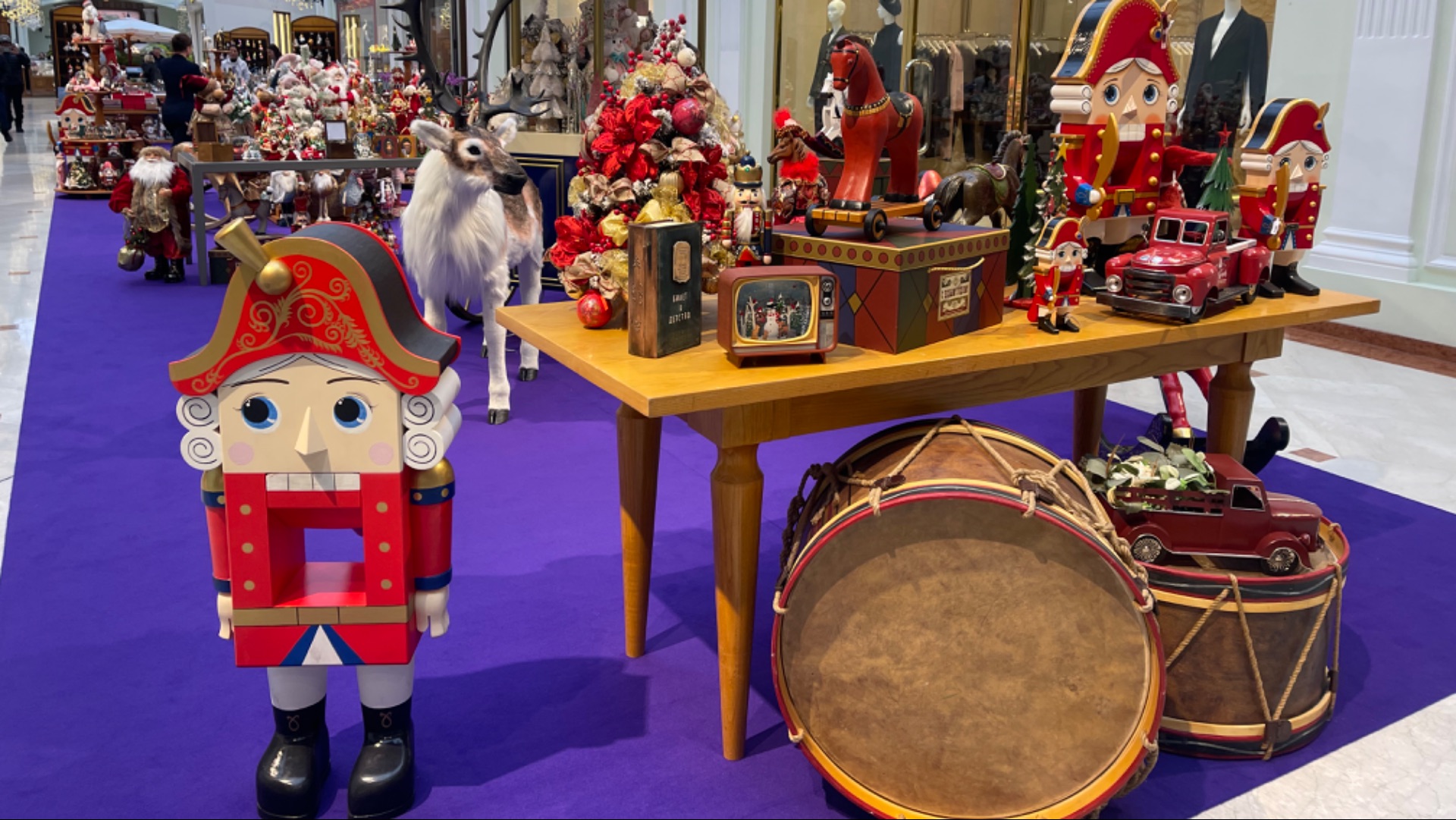 Новогодняя ярмарка в Петровском пассаже