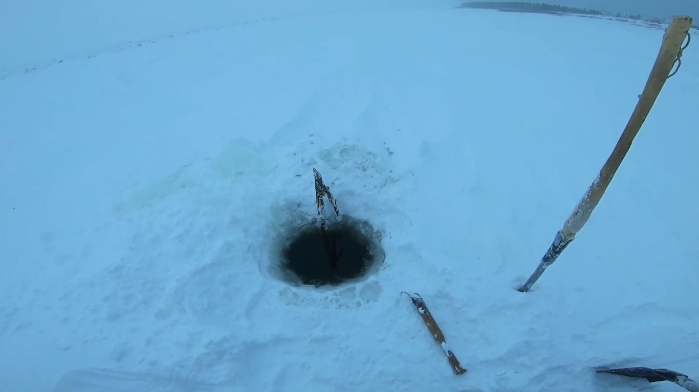 Рыбалка на налима. Опять поиск клёвого места. смотреть онлайн