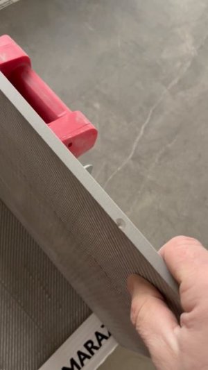 ШЕСТЬ ПОПЫТОК СКОЛОТЬ ПЛИТКУ! 😬 #ошибкиремонта