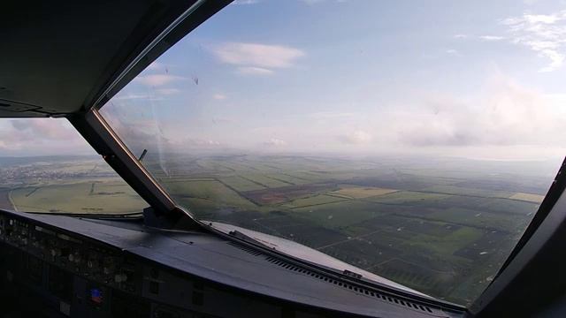 Вид из кабины самолёта,мягкая посадка. смотреть онлайн