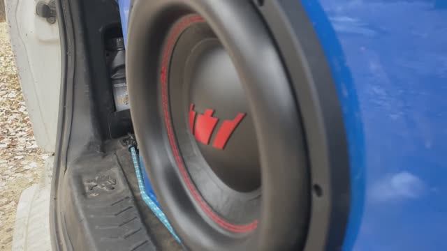 Сабвуфер Урал ТТ 12 и усилитель Урал BV 1.1200 смотреть онлайн