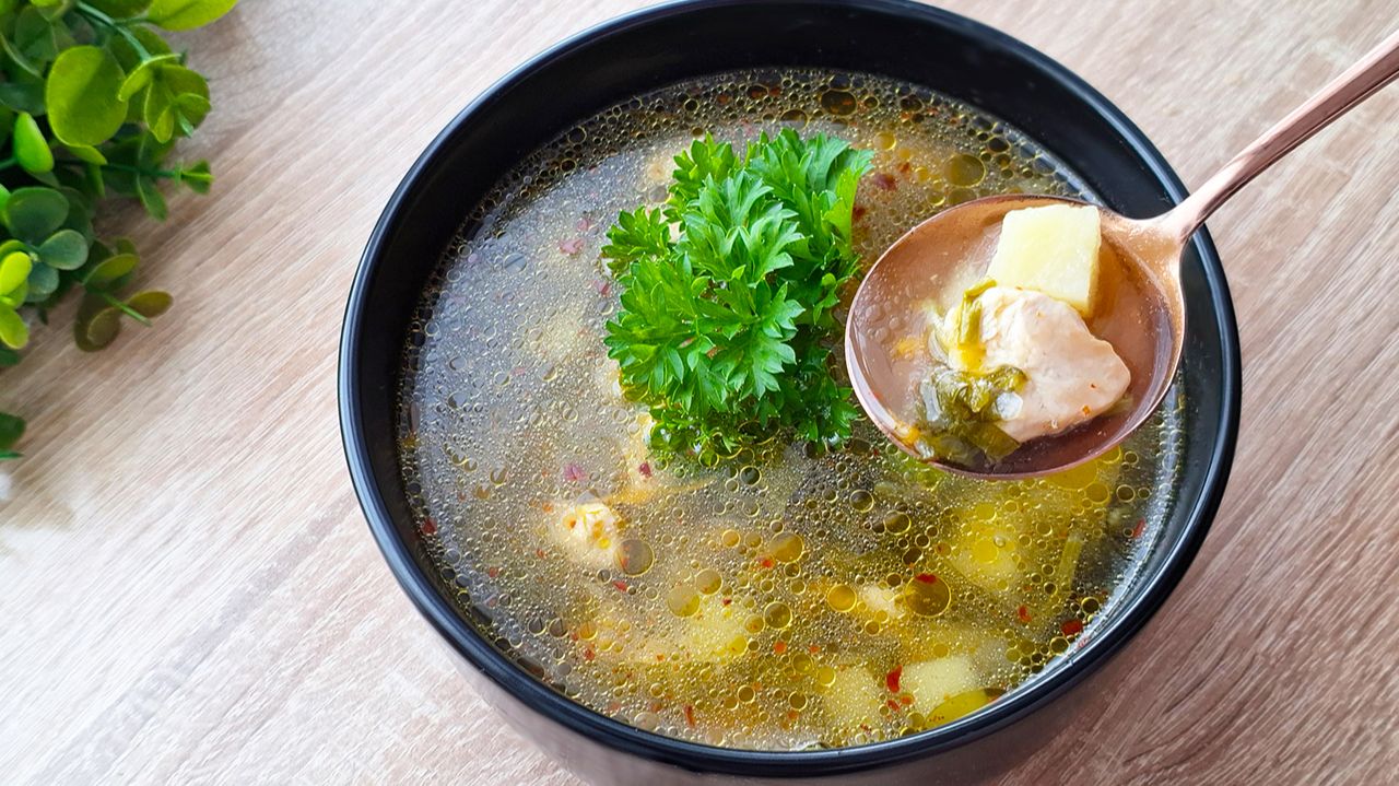 🍲 Легкий и Потрясающий Суп с Щавелем ! 🌿🥣 Полезный рецепт для Энергии и Здоровья!