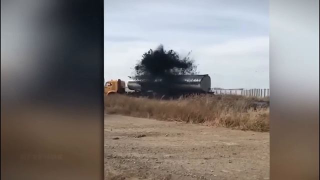 ИДИОТЫ на Грузовиках (2)На большегрузах не меньше идиотов, чем на легковушках.х. Только опаснее. смотреть онлайн