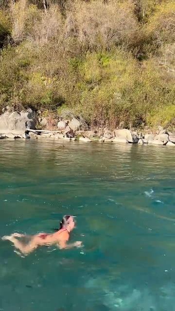 Купание в горной реке смотреть онлайн